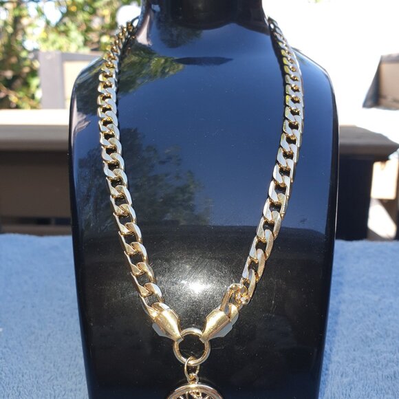 Chunky White Crystal Gold Tone Tree of Life Pendant & Necklace - Picture 8 of 12